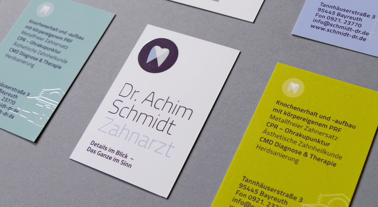 Neues Design für eine Zahnarztpraxis – Visitenkarten